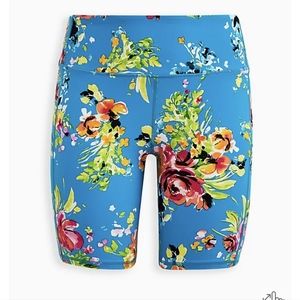 Torrid | PERFORMANCE CORE 9 INCH ACTIVE BIKE SHORT Blue Floral | Size 1X